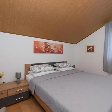 In With Sea View, Balcony, Air Conditioning, W-lan 3553-3 Apartman Supetar
