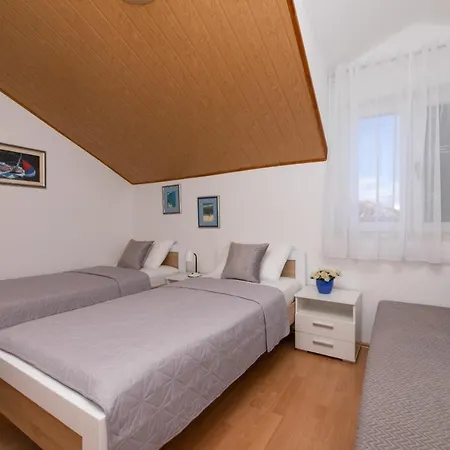 In With Sea View, Balcony, Air Conditioning, W-lan 3553-3 * Supetar
